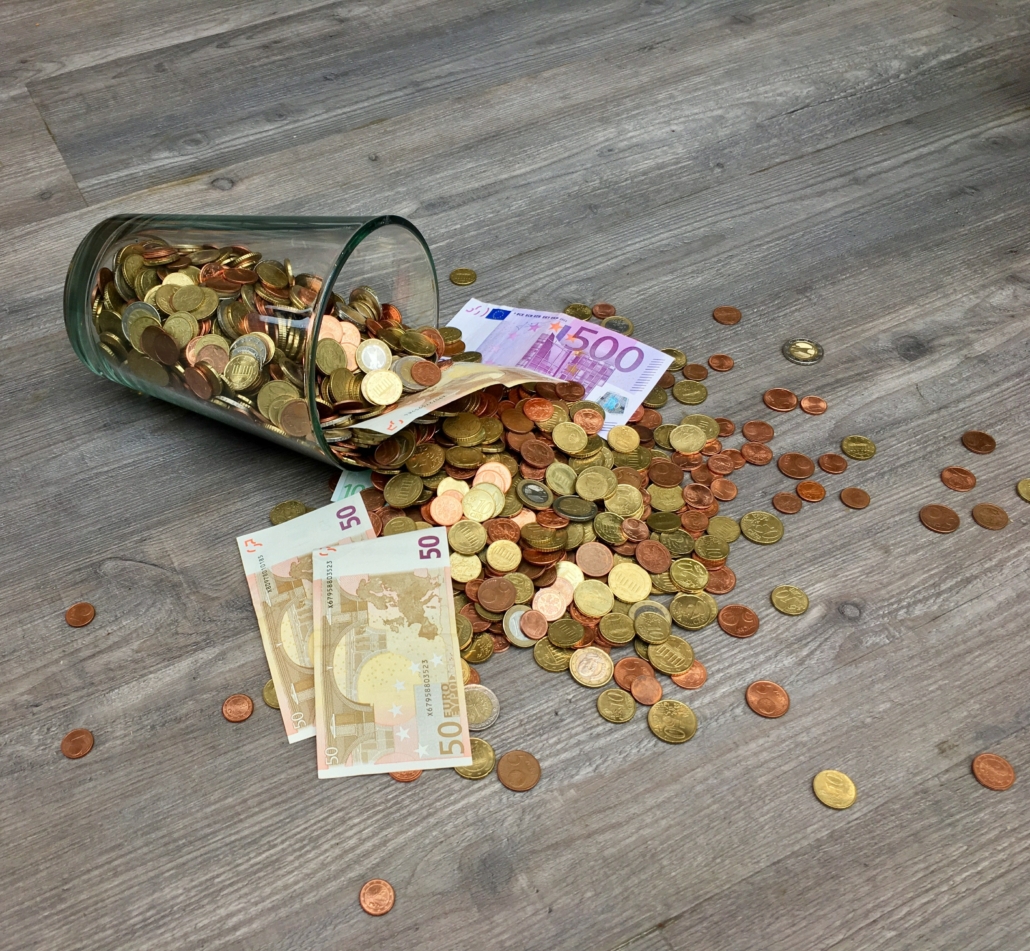 El tratamiento de las propinas en el ámbito del Impuesto de Sociedades y del IVA